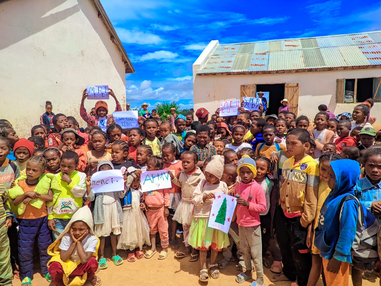 Repas Noël 2025 de l’école primaire publique d’AMBONDROMBATO